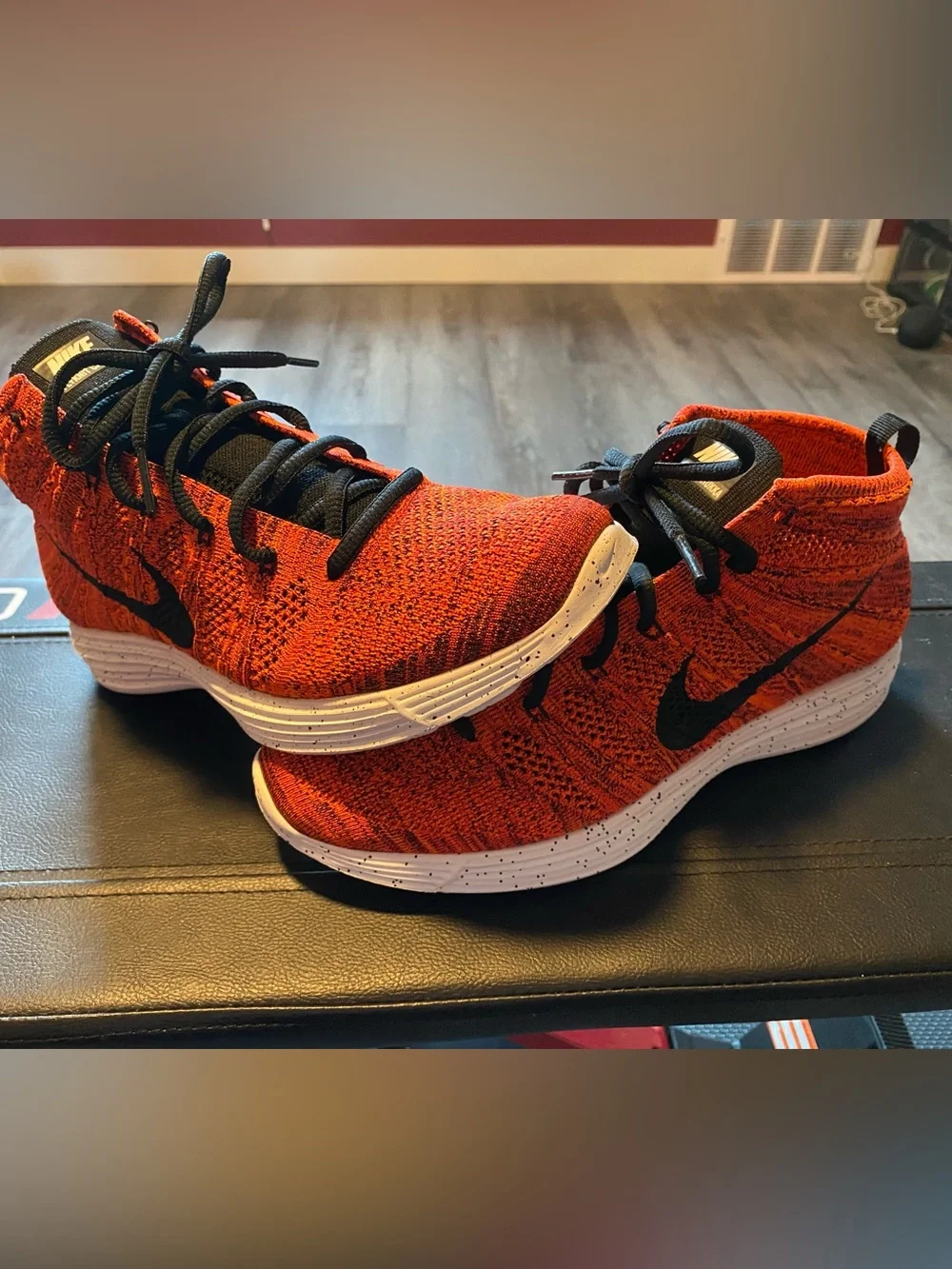 Nike Lunar Flyknit Chukka Men’s Size 9/Women’s Size 10.5